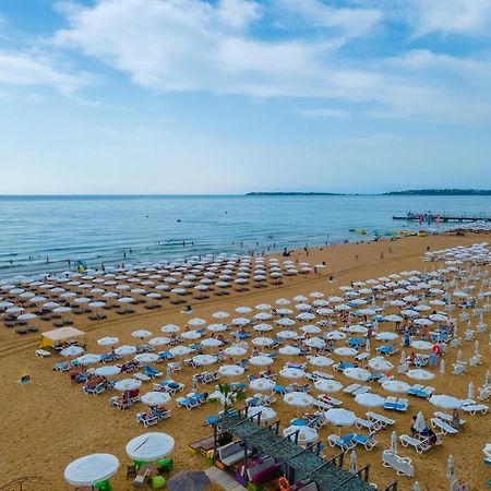 Mpm Astoria Hotel Pantai Sunny Luaran gambar