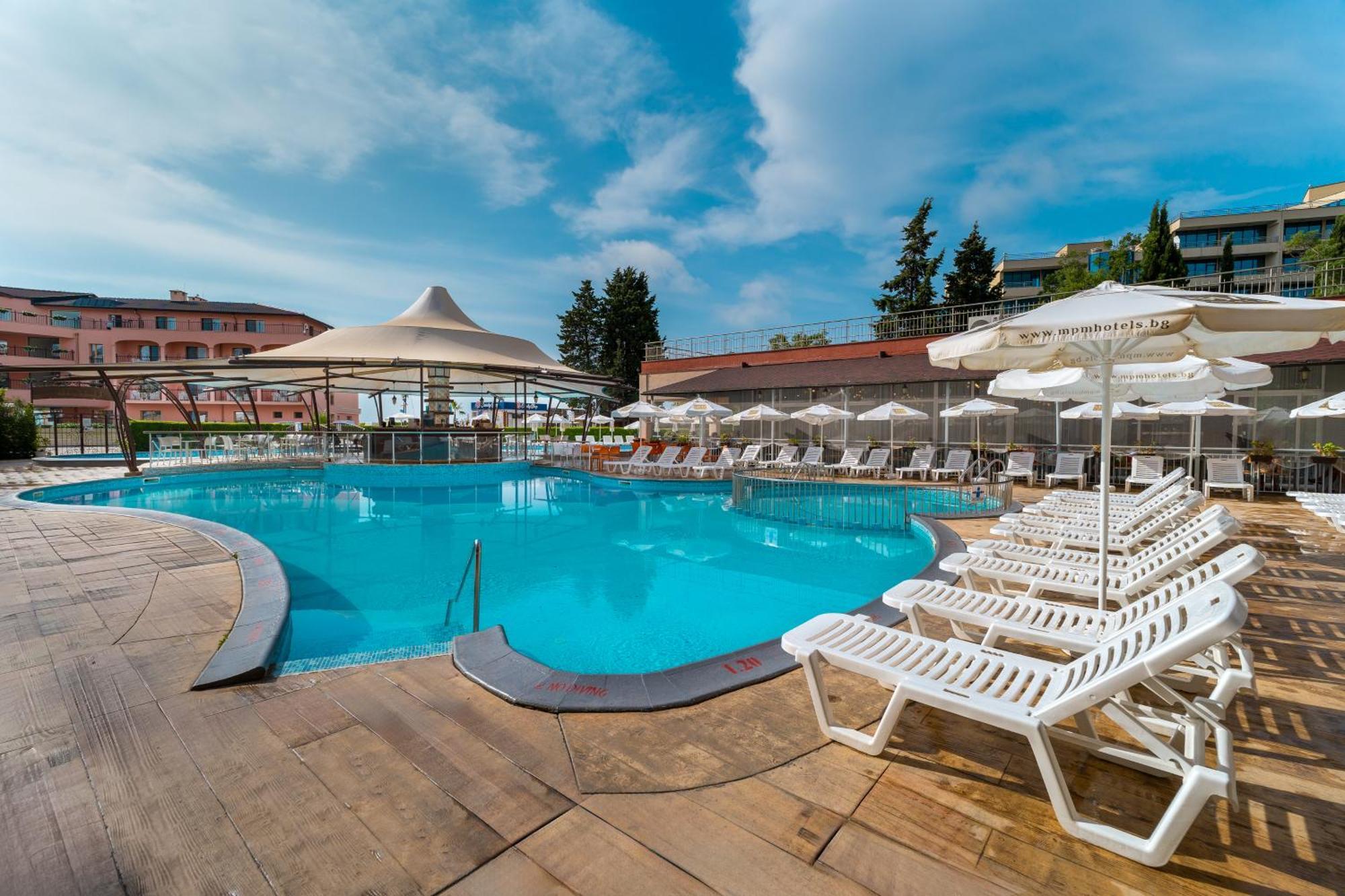 Mpm Astoria Hotel Pantai Sunny Luaran gambar