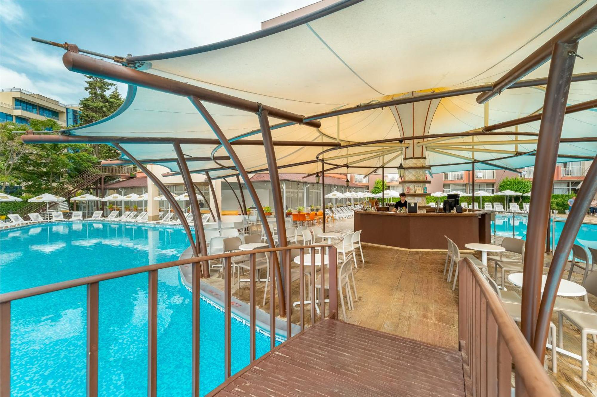 Mpm Astoria Hotel Pantai Sunny Luaran gambar