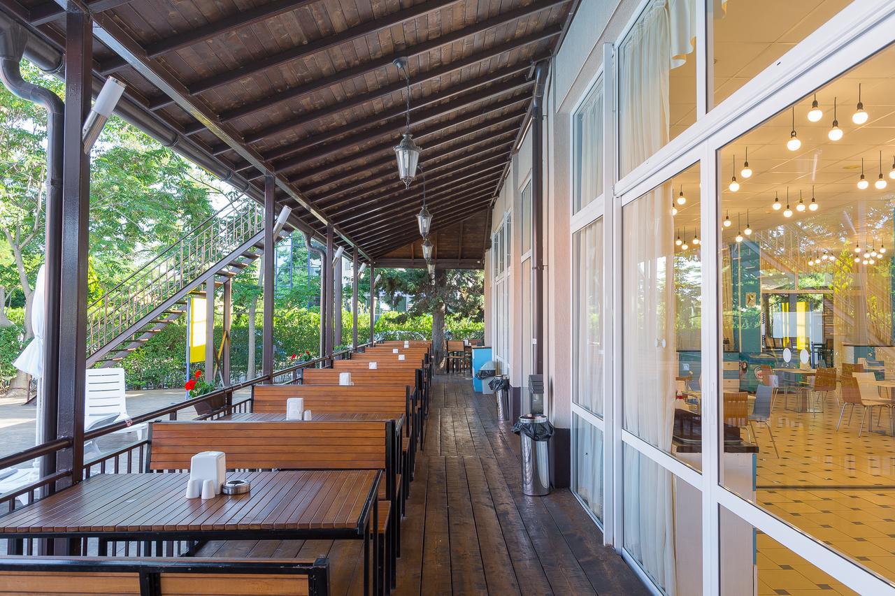 Mpm Astoria Hotel Pantai Sunny Luaran gambar